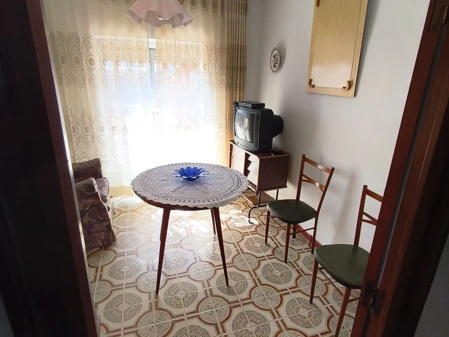 Sala d'estar de Casa o xalet en venda en Alcuéscar amb Terrassa i Balcó
