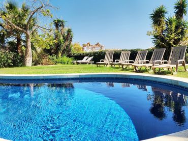 Villa con piscina in vendita a Avenida PALMERAS LAS