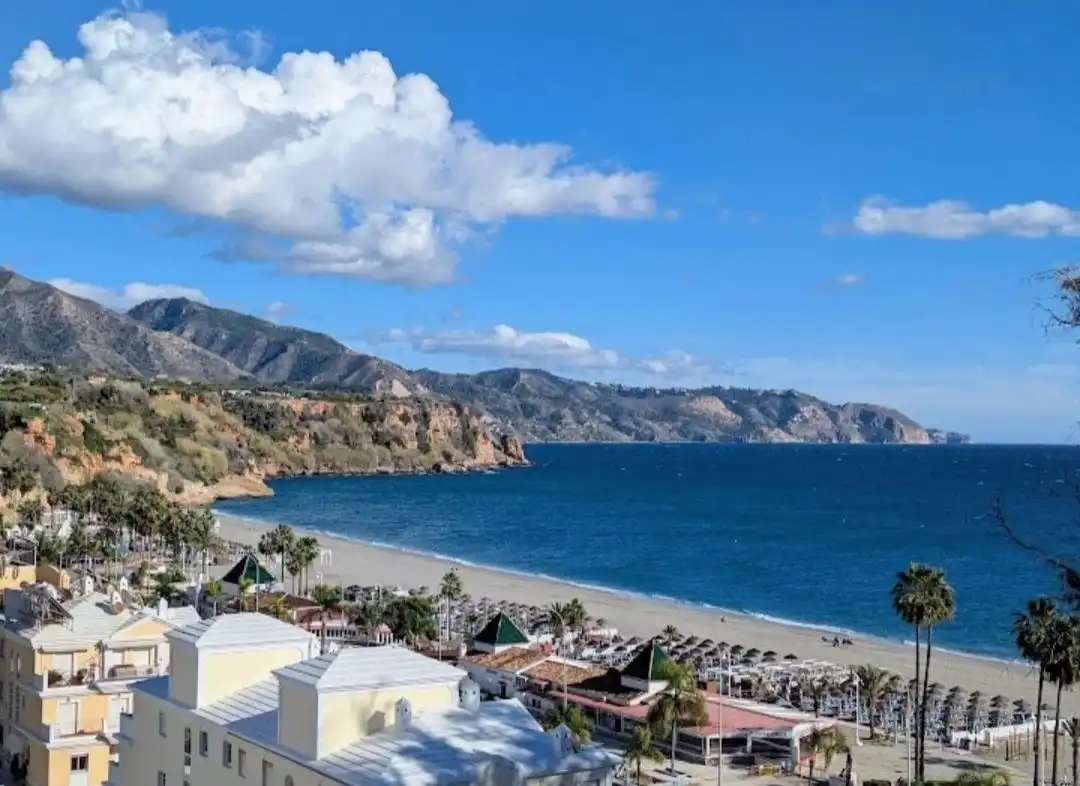 Vista exterior de Local de alquiler en Nerja con Calefacción