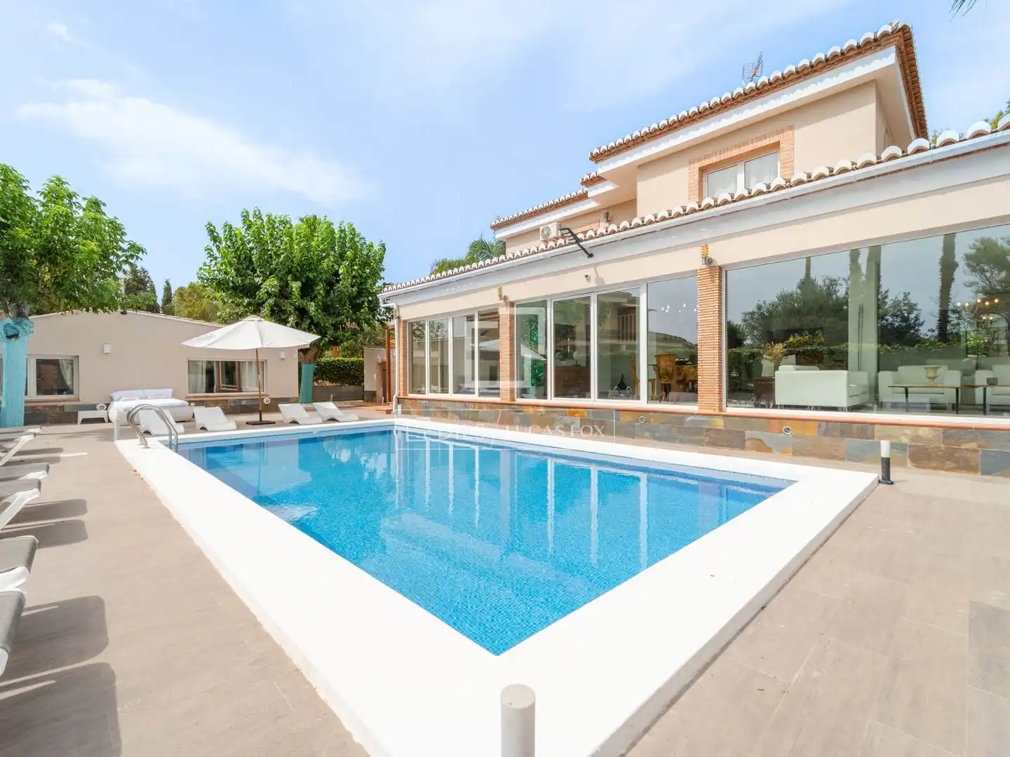 Piscina de Casa o xalet de lloguer en Bétera amb Aire condicionat, Jardí privat i Moblat