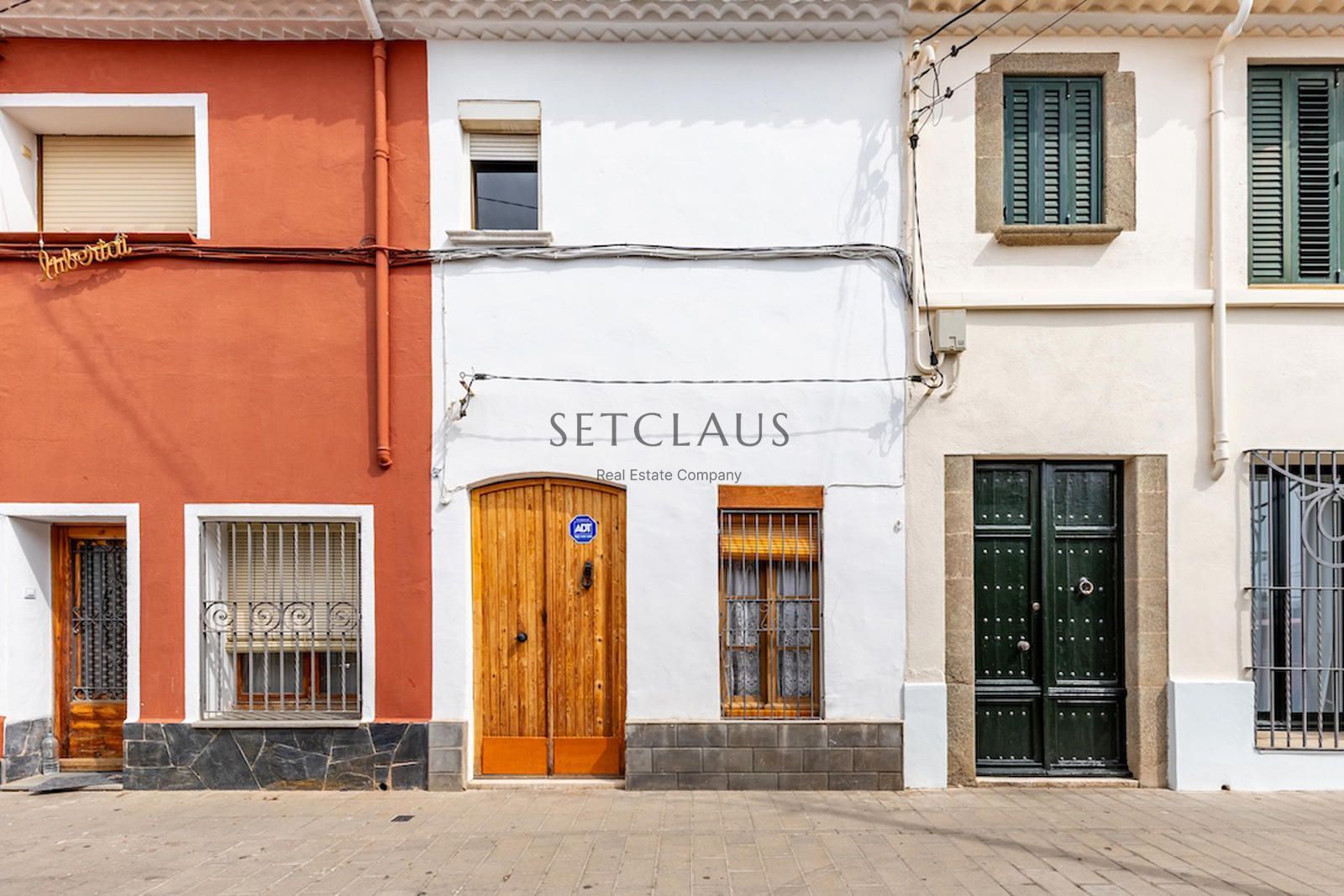 Exterior view of Single-family semi-detached for sale in El Masnou  with Private garden and Storage room