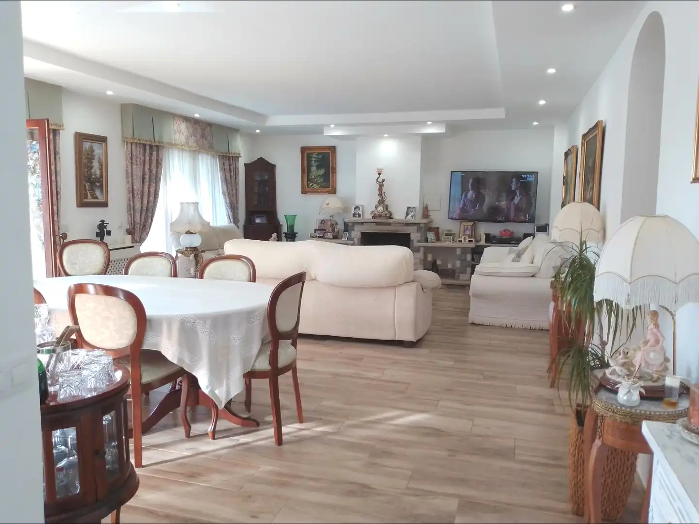 Sala d'estar de Casa o xalet en venda en Lloret de Mar amb Jardí privat, Terrassa i Traster