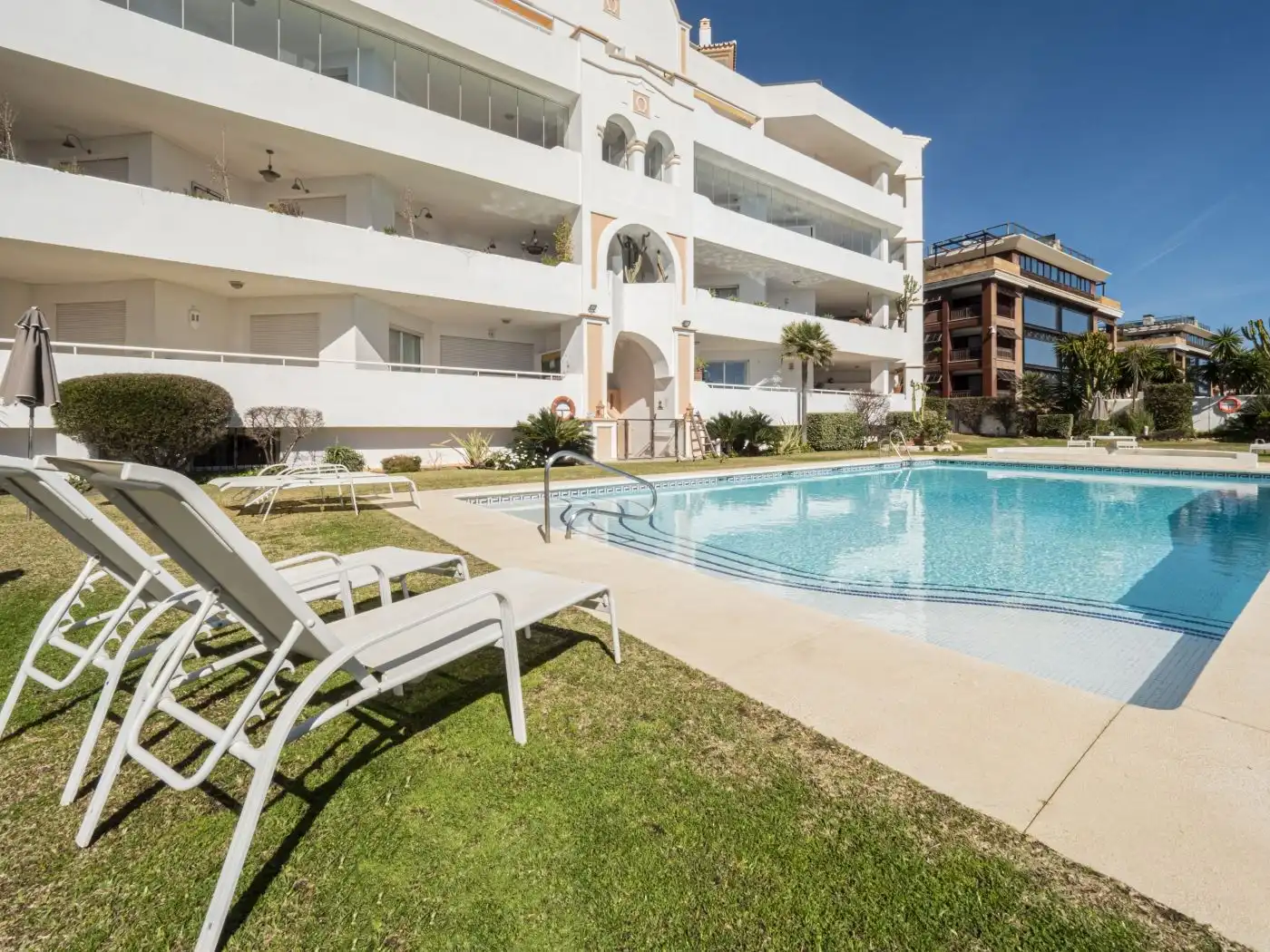 Apartament amb jardí en venda a Nueva Andalucía