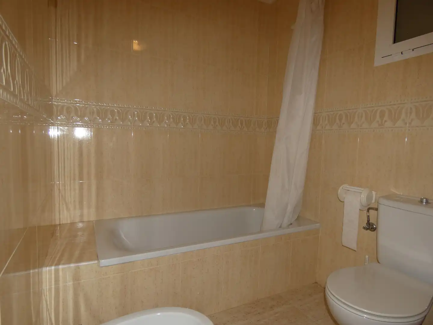 Badezimmer von Einfamilien-Reihenhaus zur Miete in Vera mit Klimaanlage, Heizung und Privatgarten