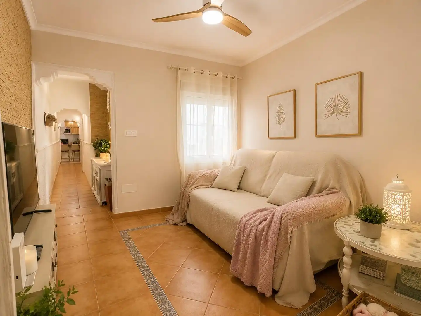 Sala d'estar de Casa o xalet en venda en Algeciras amb Aire condicionat