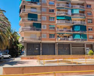 Vista exterior de Nau industrial de lloguer en Badalona amb Alarma