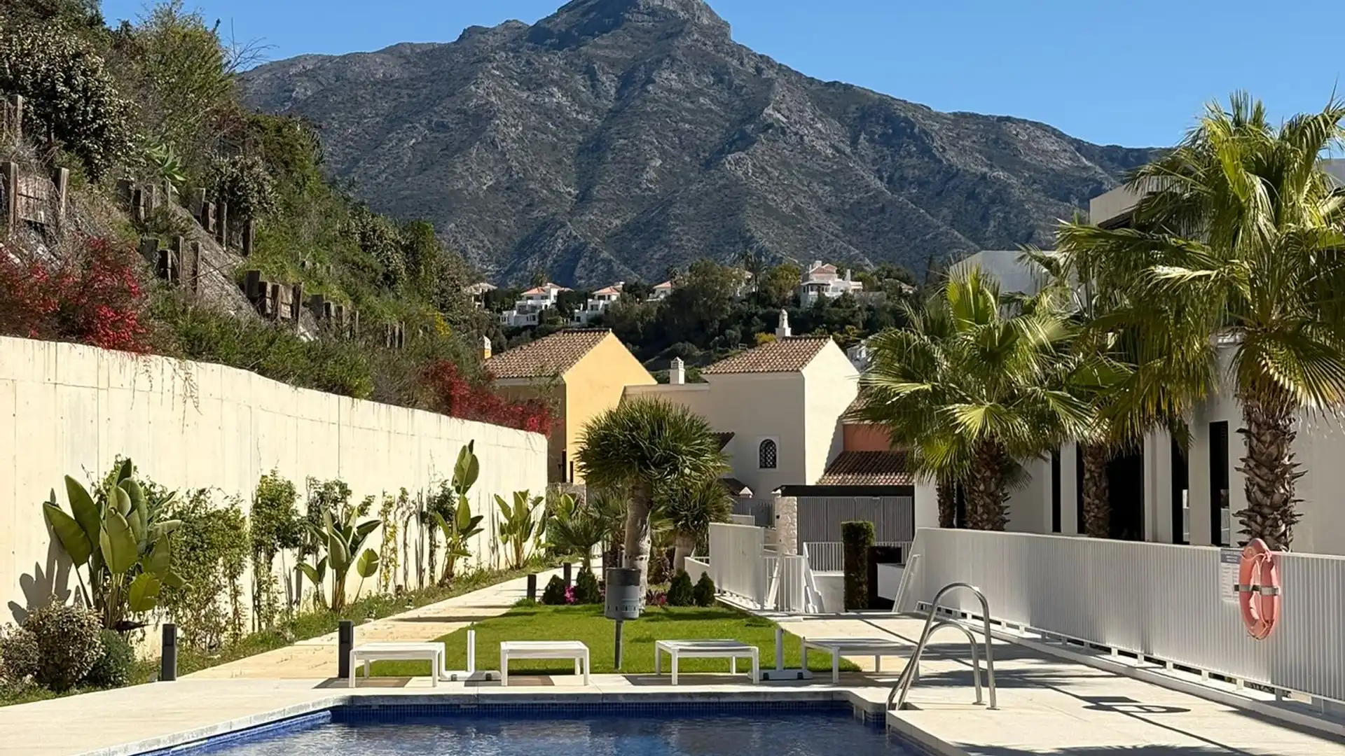 Exterior view of Planta baja for rent in Marbella  with Air Conditioner, Heating and Terrace