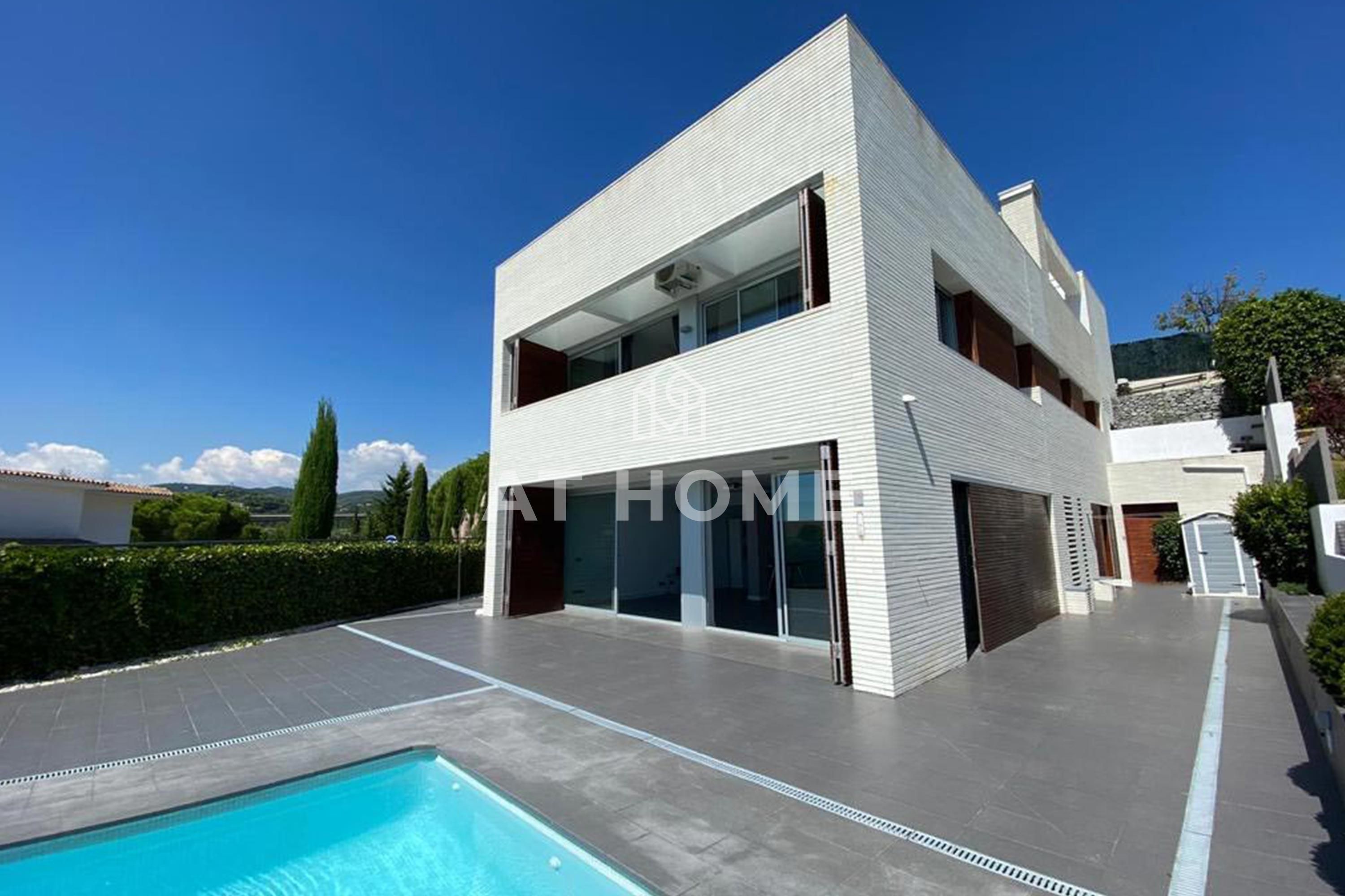 Vista exterior de Casa o chalet en venta en Sant Vicenç de Montalt con Calefacción, Jardín privado y Piscina