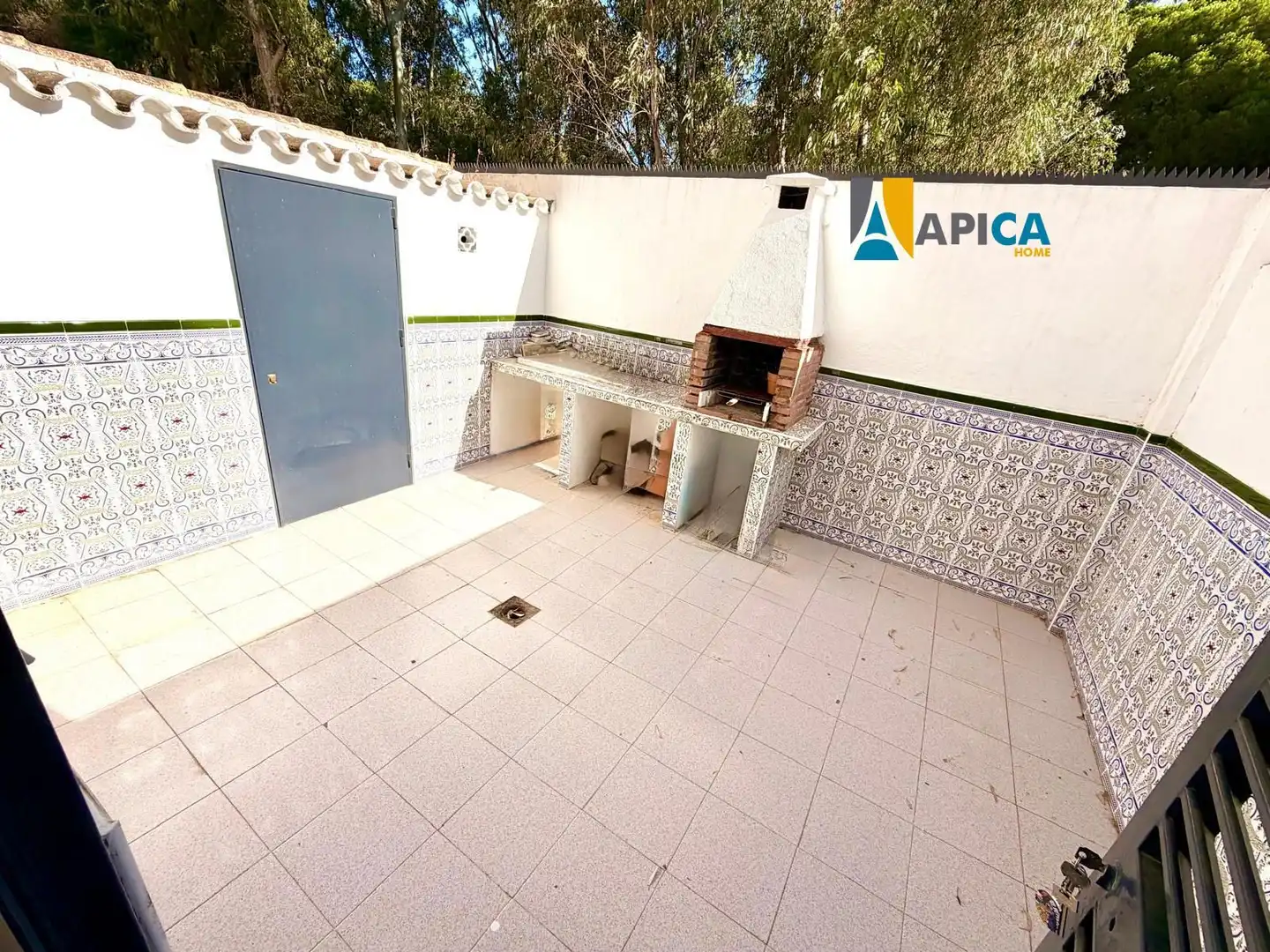Terrasse von Einfamilien-Reihenhaus zum Verkauf in Barbate mit Klimaanlage, Heizung und Terrasse