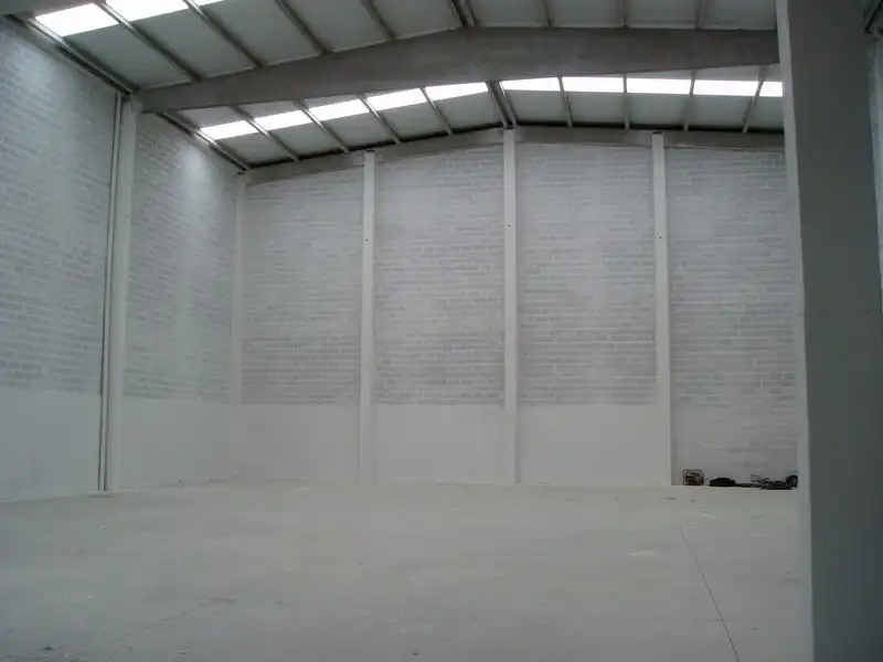 Nau industrial de lloguer en Almeiras