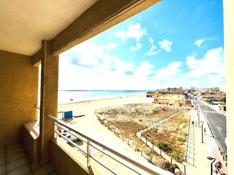 Dormitori de Pis en venda en Torrevieja amb Terrassa i Balcó