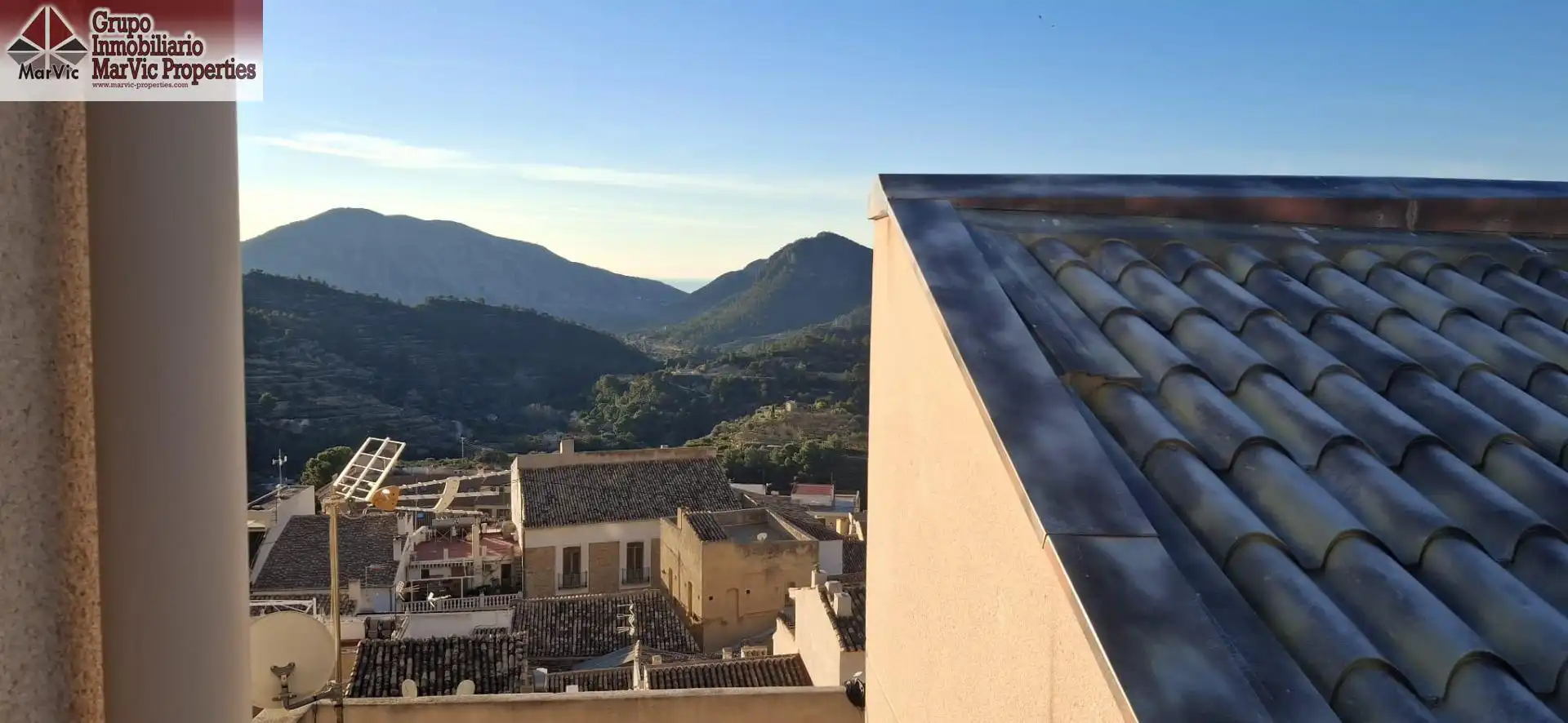 Exterior view of Houses for sale in Sella  with Terrace and Furnished