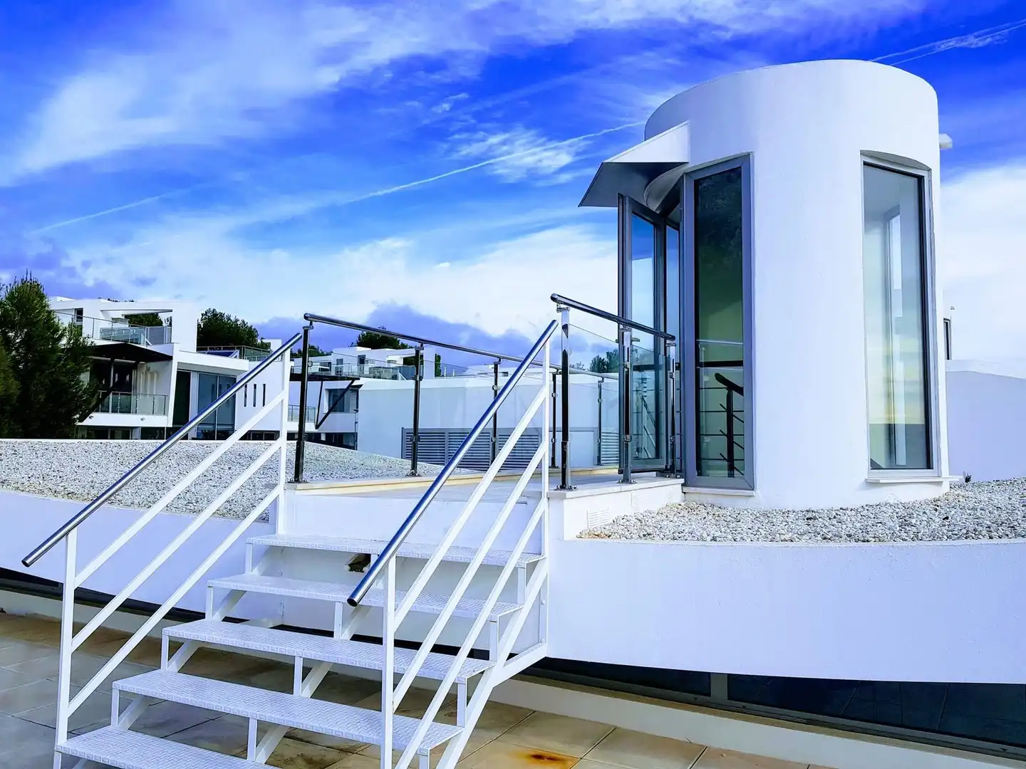 Vista exterior de Casa adosada de lloguer en Marbella amb Aire condicionat, Jardí privat i Piscina