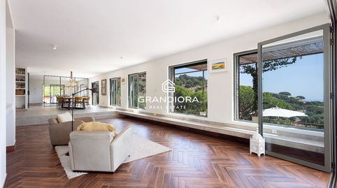 Residencia familiar de alto nivel con piscina salina, hidromasaje, domótica y servicios incluidos  Cabrils, Barcelona, immagine 4