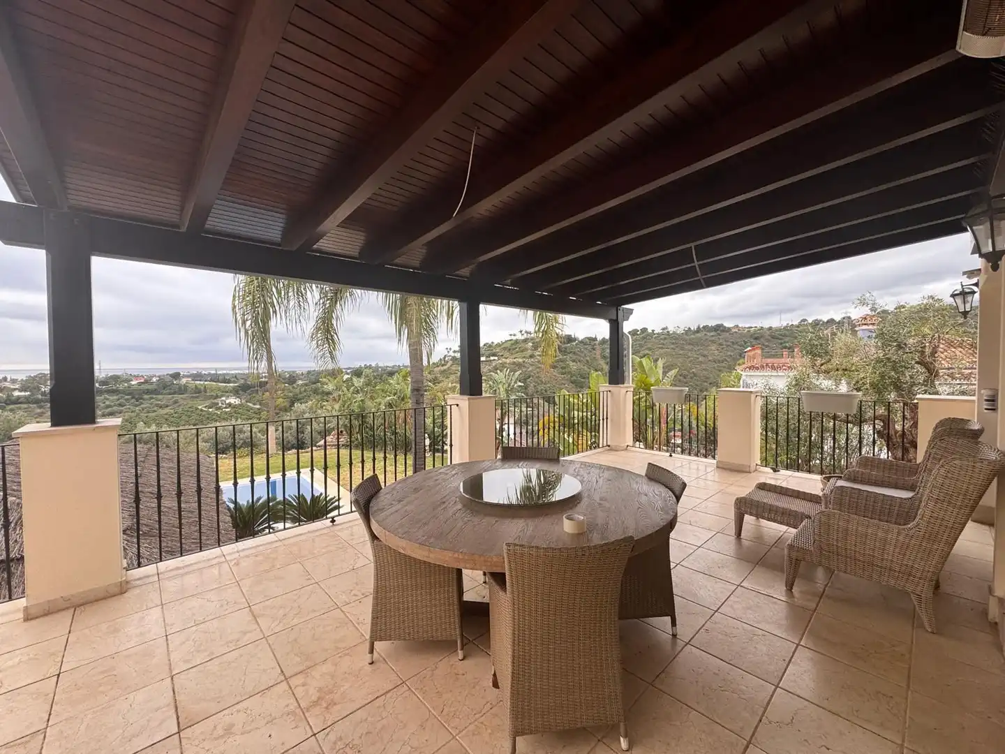 Detached house with pool for sale in Selwo, imagen 5