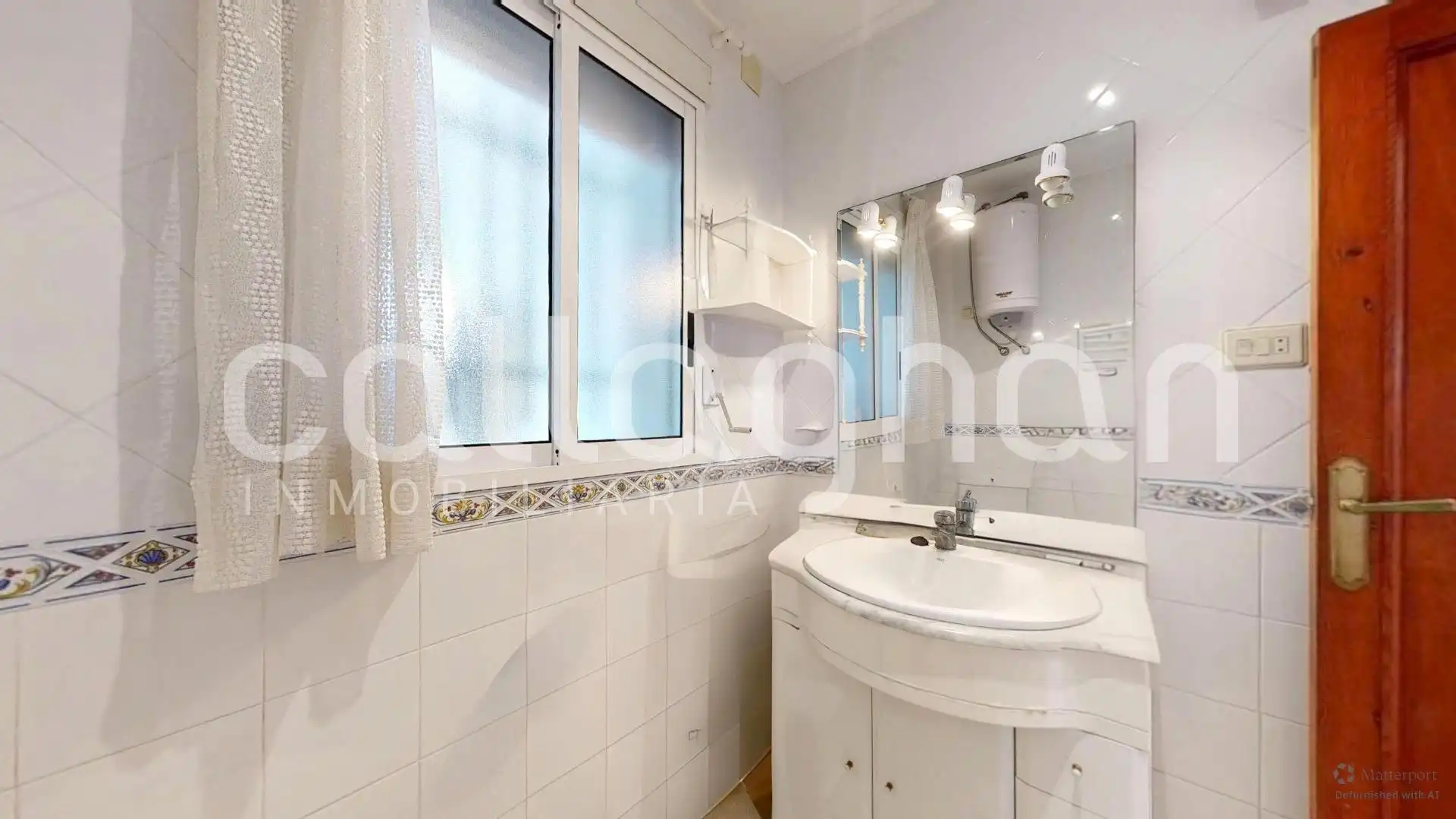Bany de Casa o xalet en venda en Sagunto / Sagunt amb Aire condicionat, Calefacció i Jardí privat