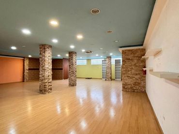 Local comercial de lloguer a Valdepeñas