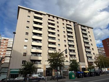 Pis amb ascensor en venda a Zumalacárregui Etorbidea 115