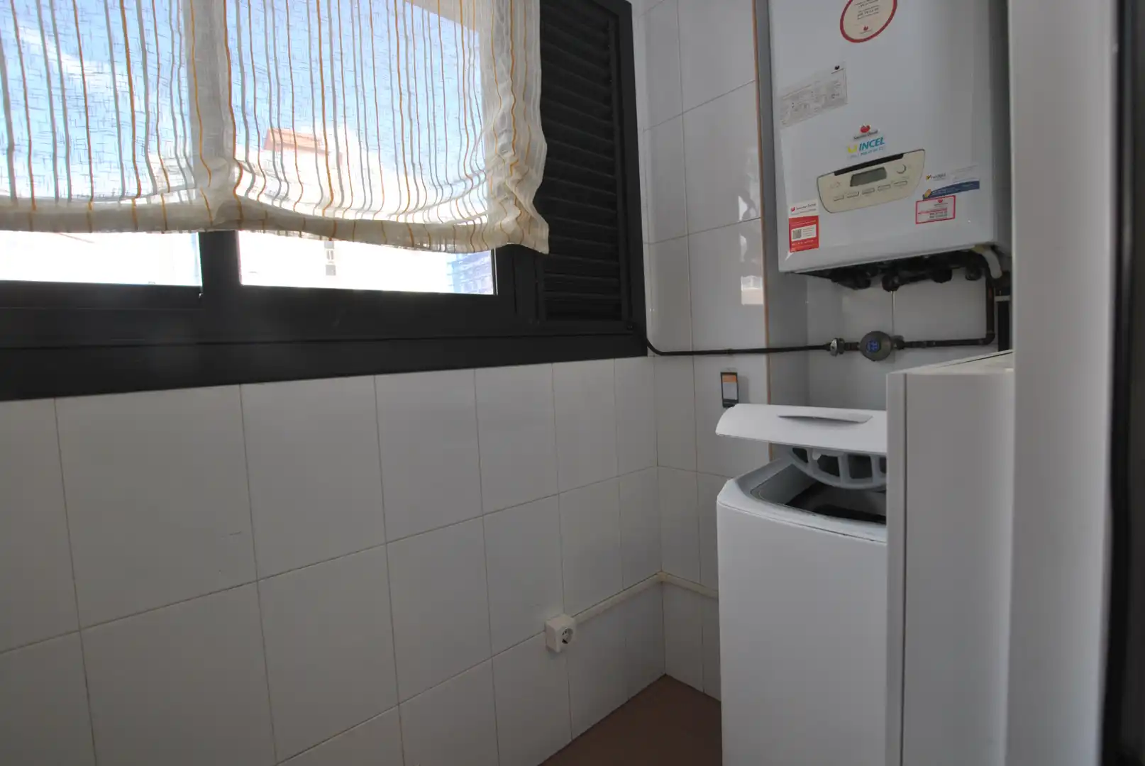 Bathroom of Flat for sale in Vigo   with Heating, Private garden and Parquet flooring
