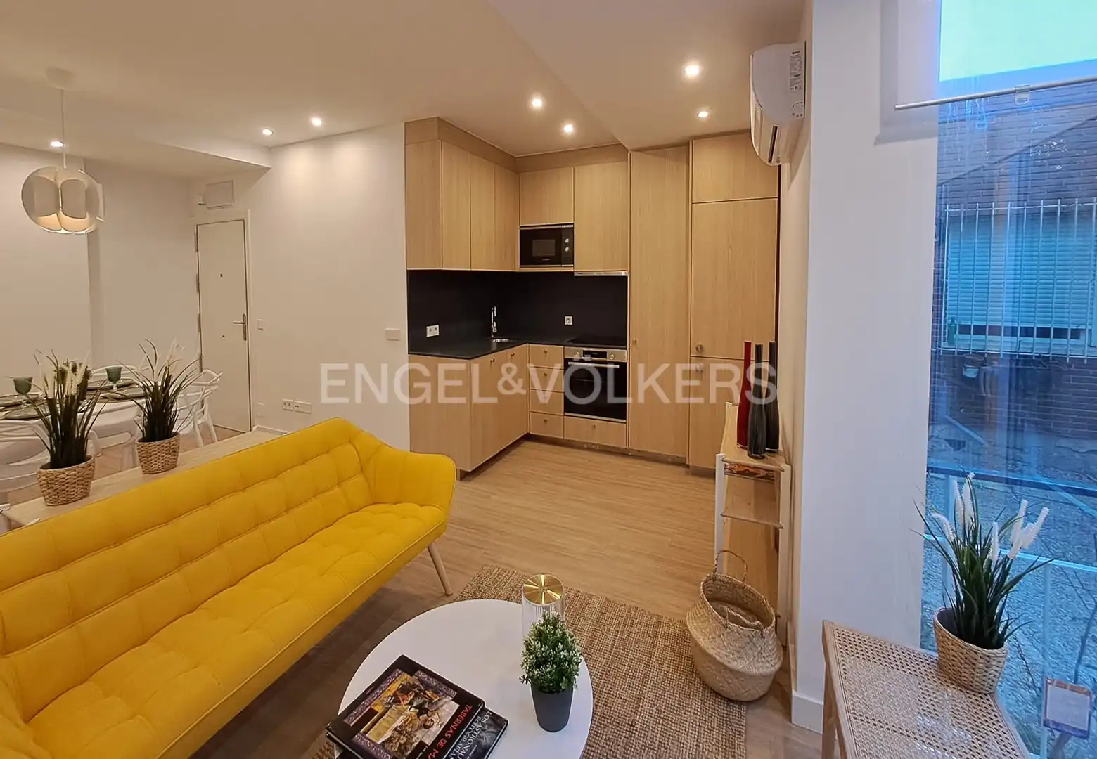 Living room of Apartments for rent in Madrid  with Air Conditioner, Heating and Furnished