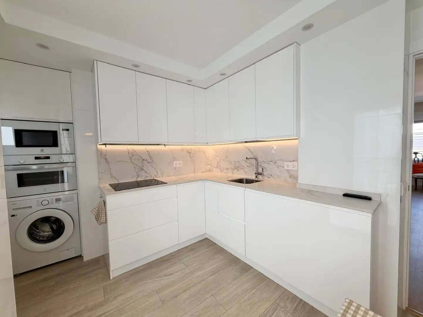 Kitchen of Flat for rent in  Logroño  with Heating, Terrace and Furnished