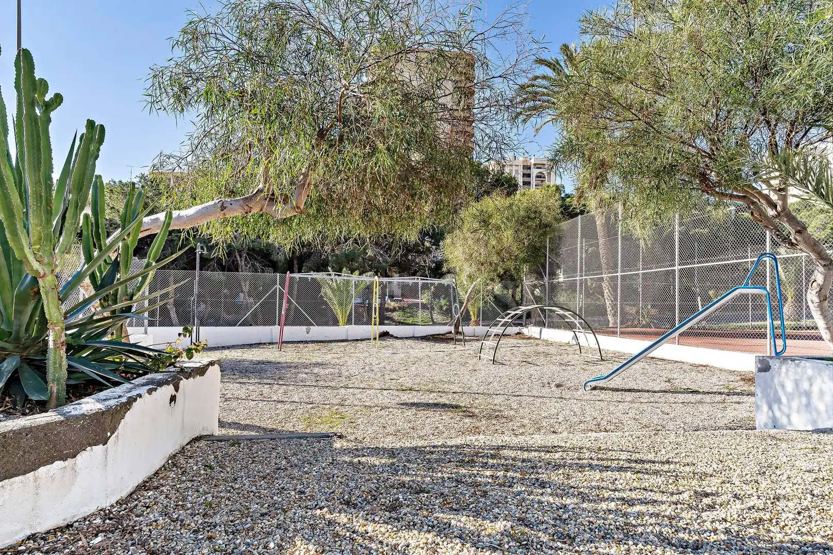 Jardí de Pis de lloguer en Roquetas de Mar amb Aire condicionat, Calefacció i Moblat