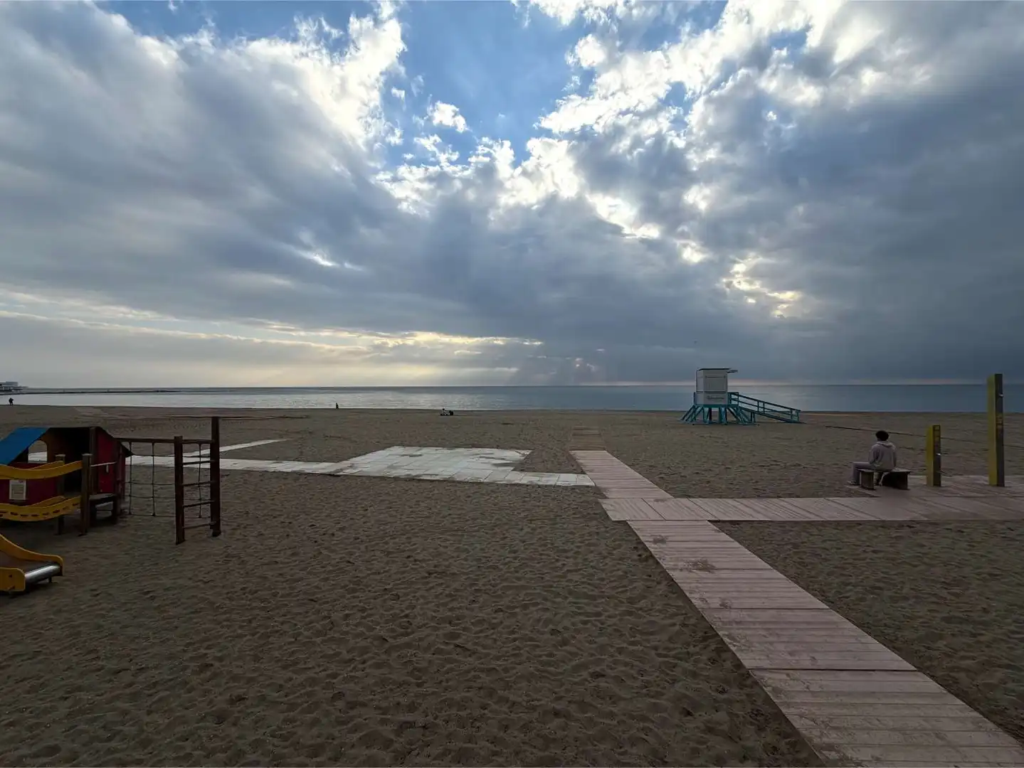 Vista exterior de Piso en venta en Fuengirola con Terraza, Amueblado y Piscina comunitaria