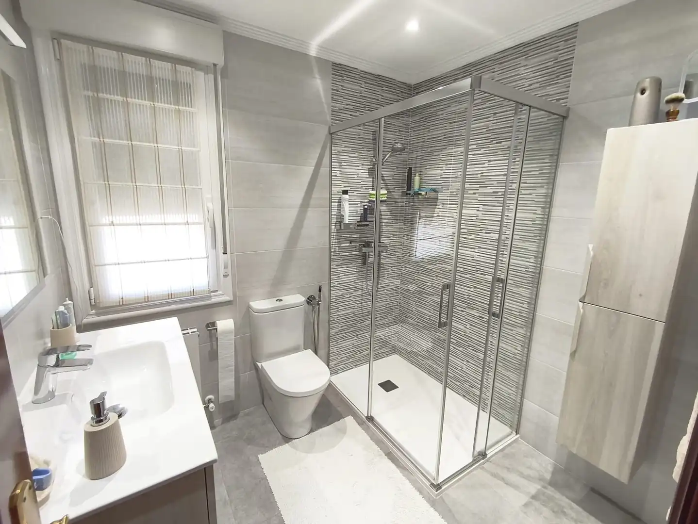 Baño de Piso en venta en Barakaldo  con Calefacción, Amueblado y Balcón