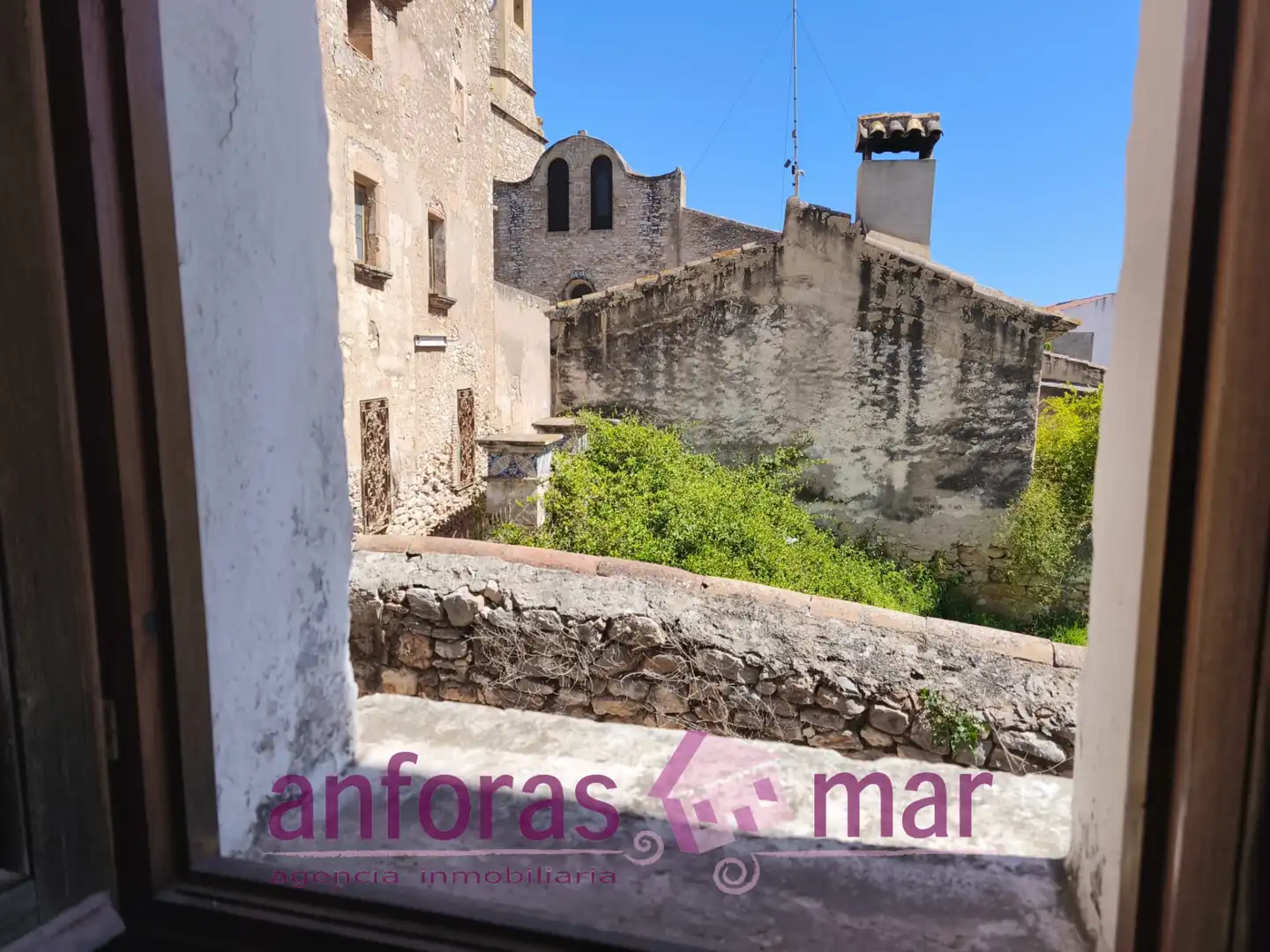Vista exterior de Casa adosada en venda en Creixell amb Calefacció