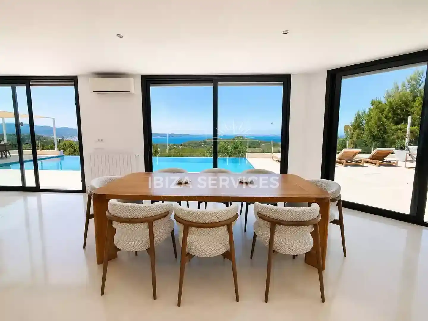 Comedor de Casa o chalet de alquiler en Sant Antoni de Portmany con Aire acondicionado, Jardín privado y Piscina