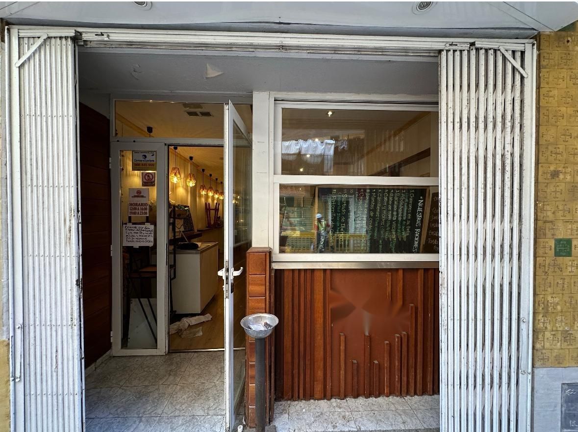 Premises for sale in Benidorm  with Air Conditioner