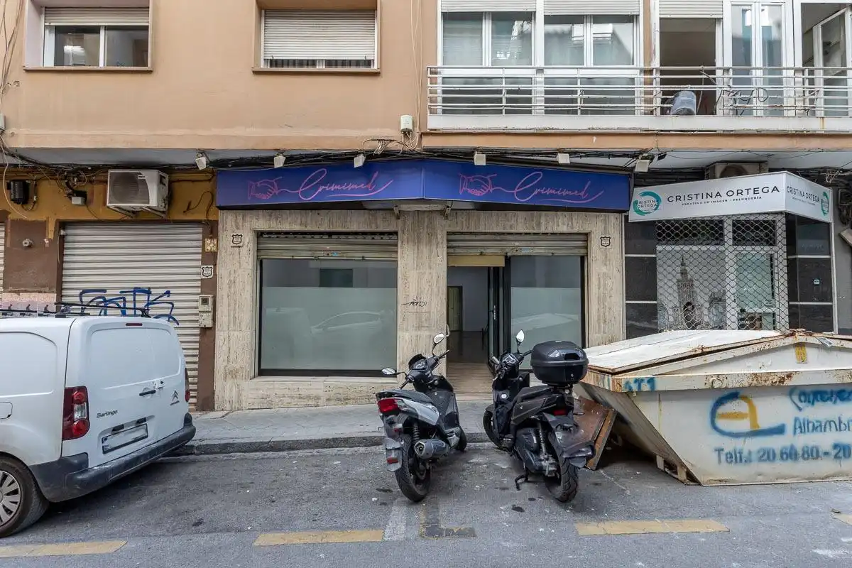 Local de alquiler en Granada con Aire acondicionado
