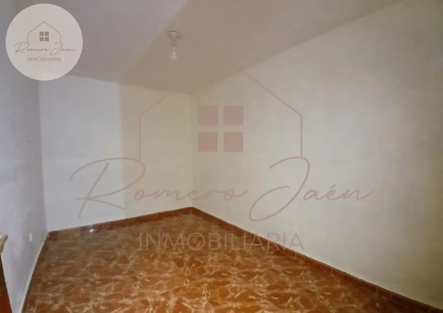 Dormitori de Casa o xalet en venda en Jaén amb Terrassa
