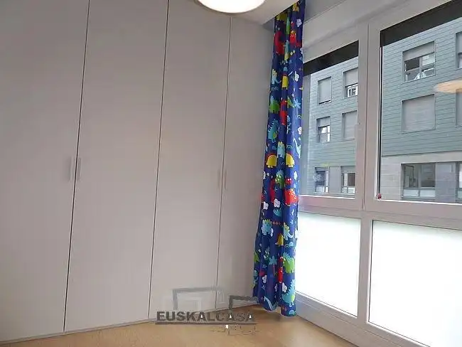 Habitación de Planta baja en venta en Bilbao  con Calefacción y Trastero