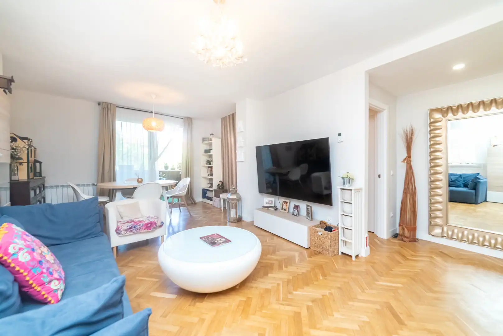 Sala de estar de Piso en venta en Villanueva del Pardillo con Aire acondicionado, Calefacción y Parquet