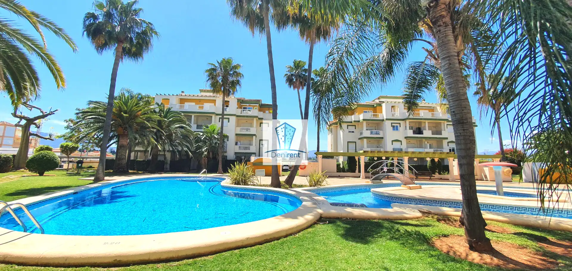 Vista exterior de Apartamento de alquiler en Dénia con Aire acondicionado, Calefacción y Terraza