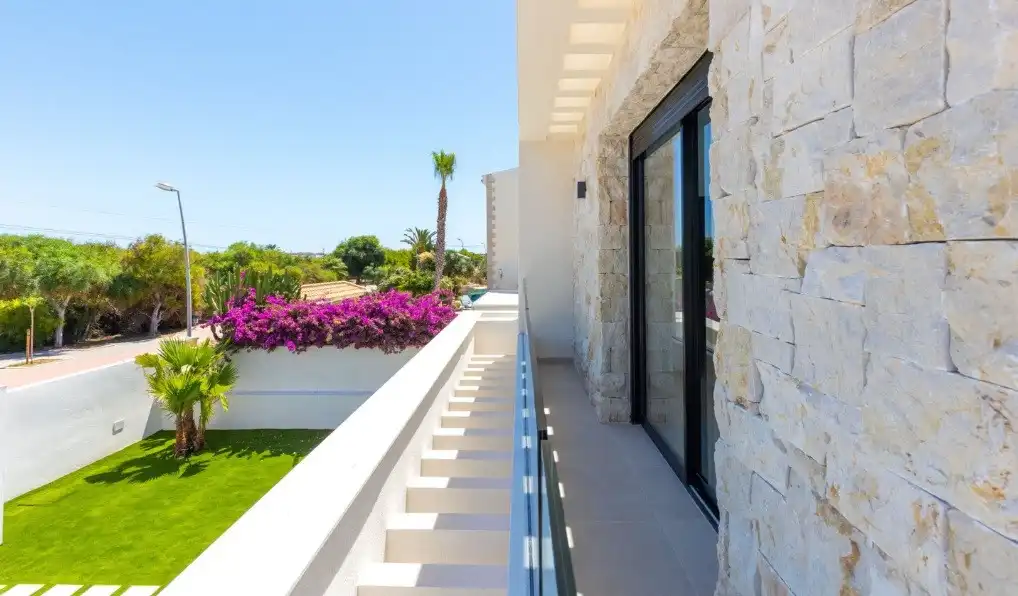 Terrace of Houses for sale in Torrevieja  with Air Conditioner, Private garden and Terrace