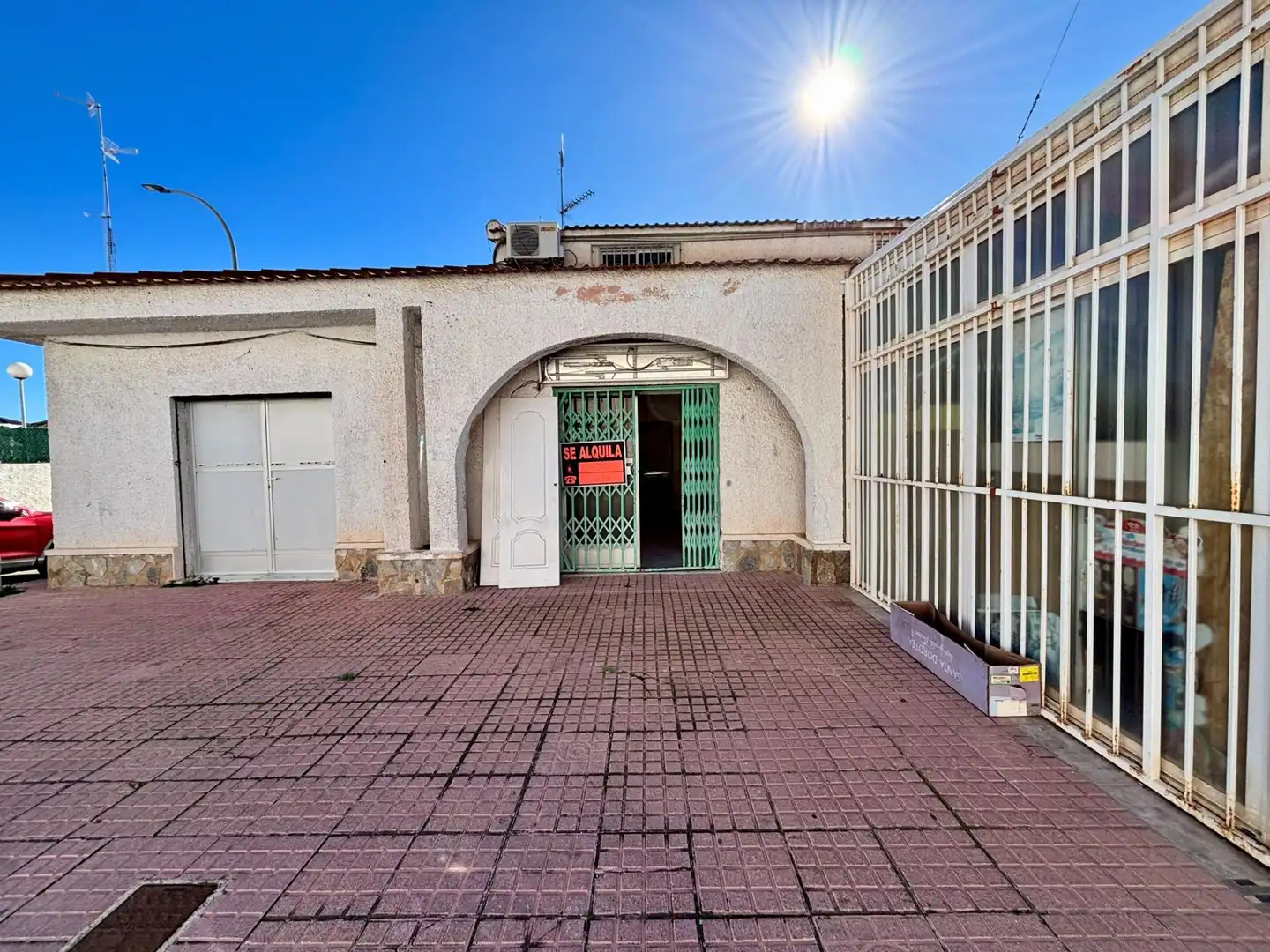 Local de alquiler en Avenida Costa Azul, Rojales Hills - Rosa Bugalows