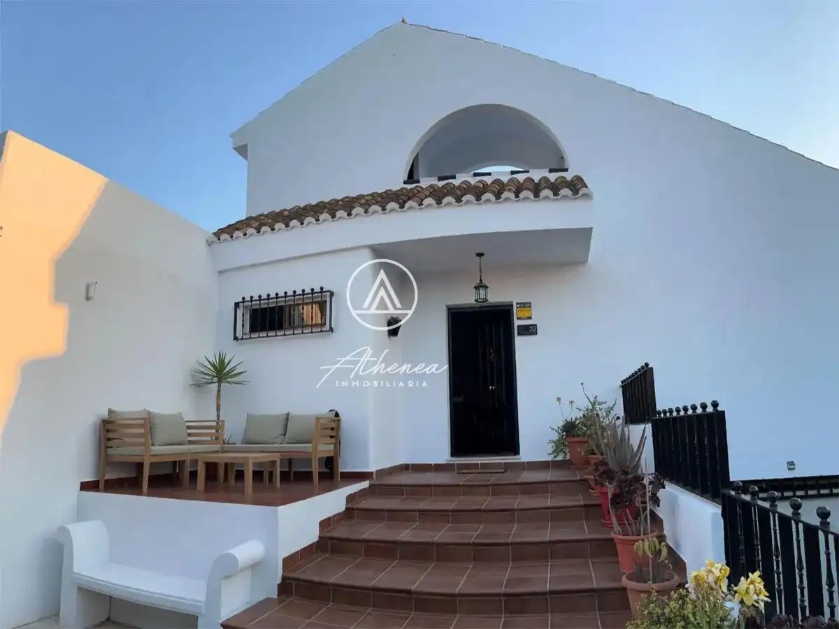 Vista exterior de Casa o chalet en venta en Roquetas de Mar con Aire acondicionado, Calefacción y Jardín privado