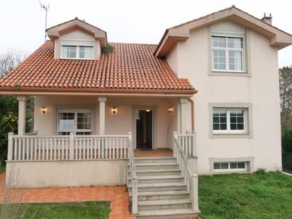 Vista exterior de Casa o xalet en venda en Cambre  amb Calefacció