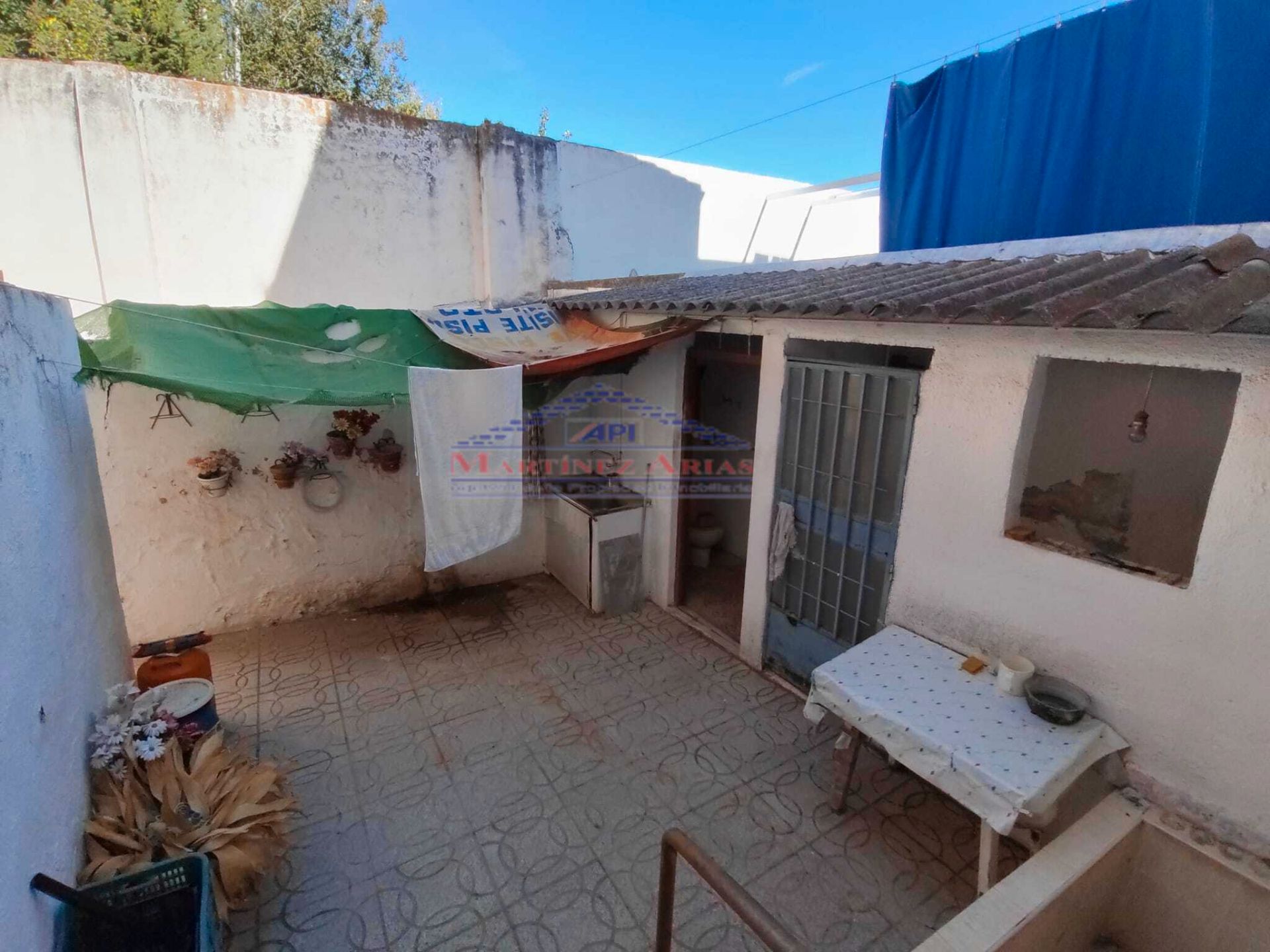 Vista exterior de Casa adosada en venta en  Jaén Capital