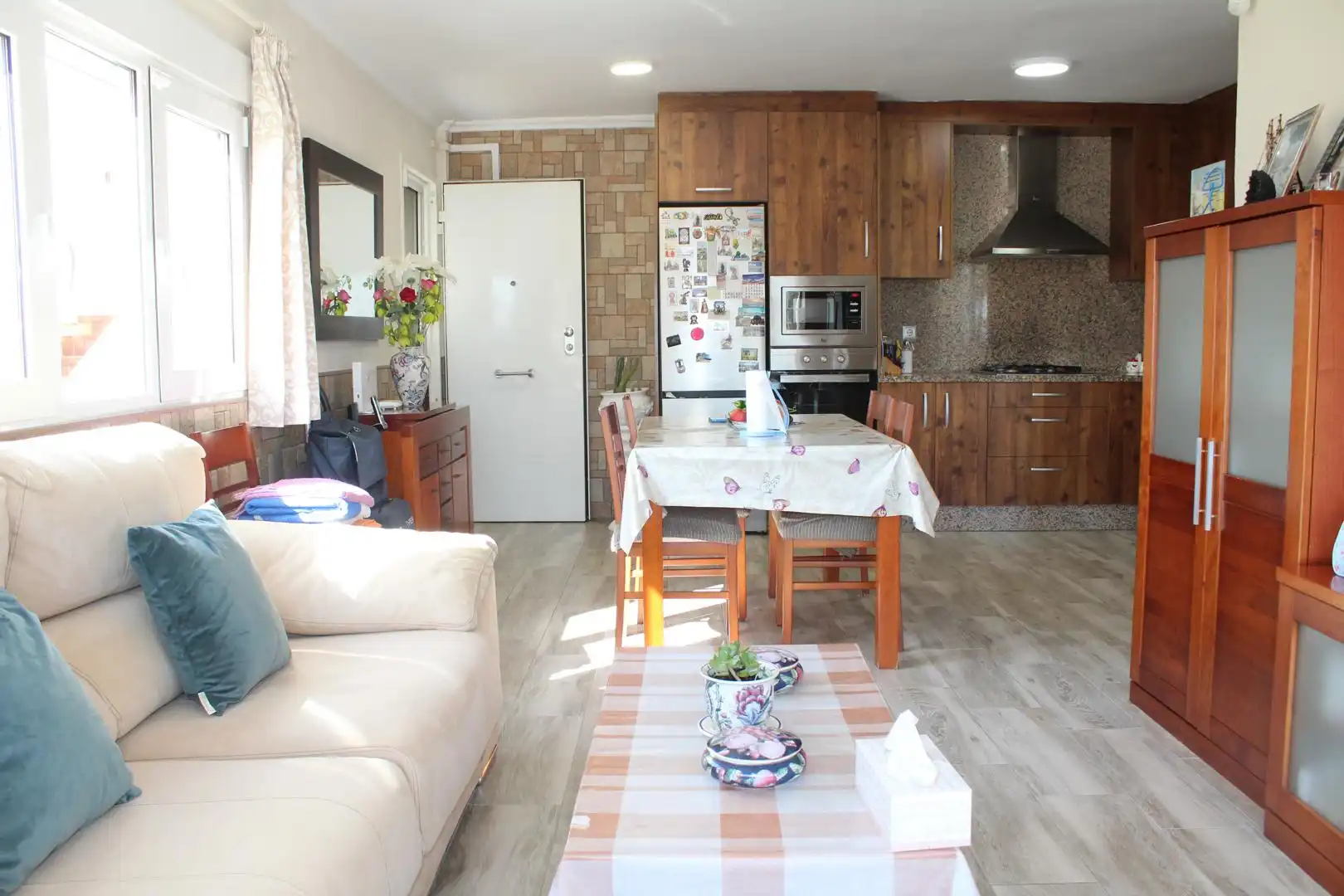 Cocina de Apartamento en venta en Roquetas de Mar con Jardín privado, Trastero y Amueblado