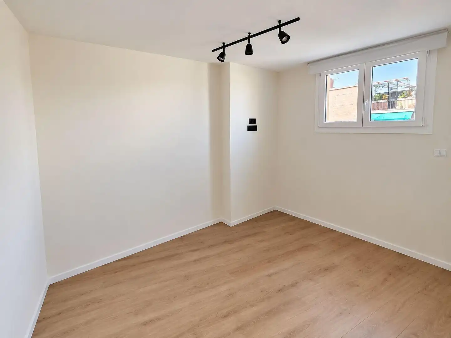 Attic for rent in Calle del Conde de Aranda, 45, Paseo Independencia