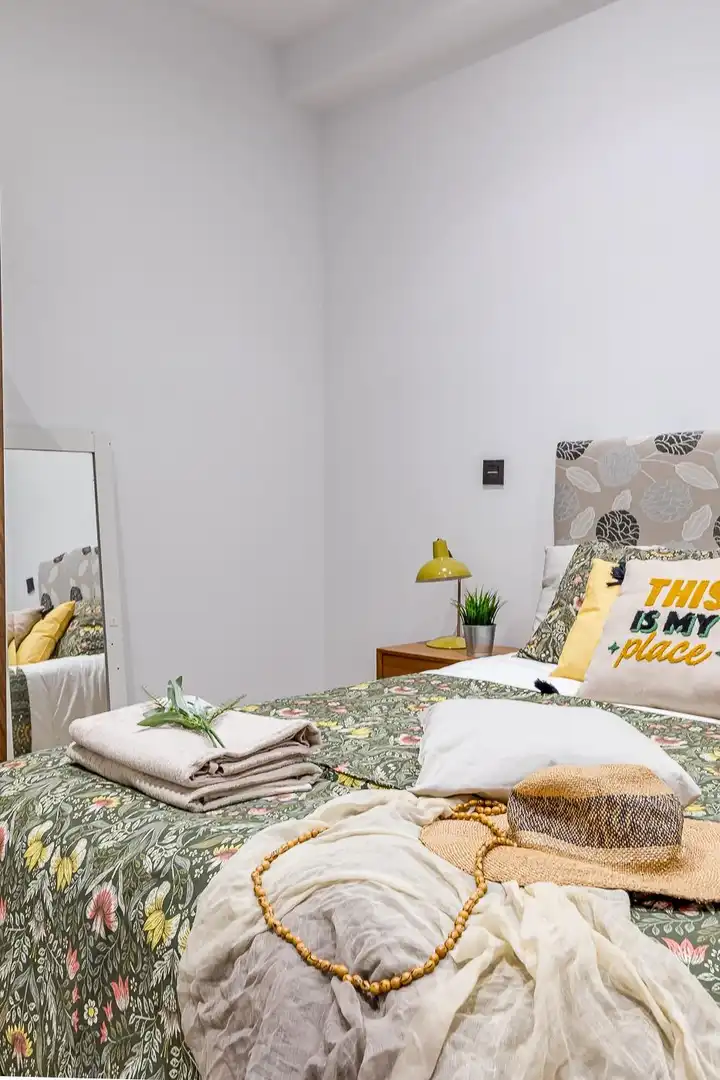 Dormitori de Apartament en venda en Madrid amb Aire condicionat, Calefacció i Moblat