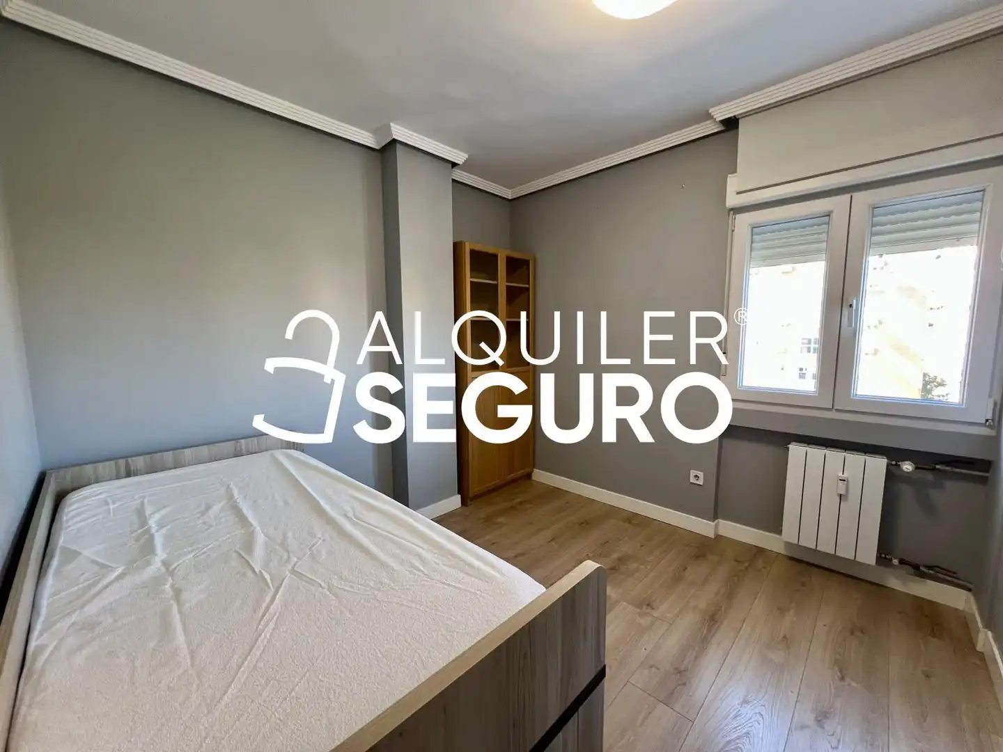 Bedroom of Flat for rent in Madrid  with Air Conditioner, Heating and Furnished