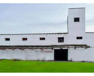 Vista exterior de Nau industrial en venda en Aranjuez