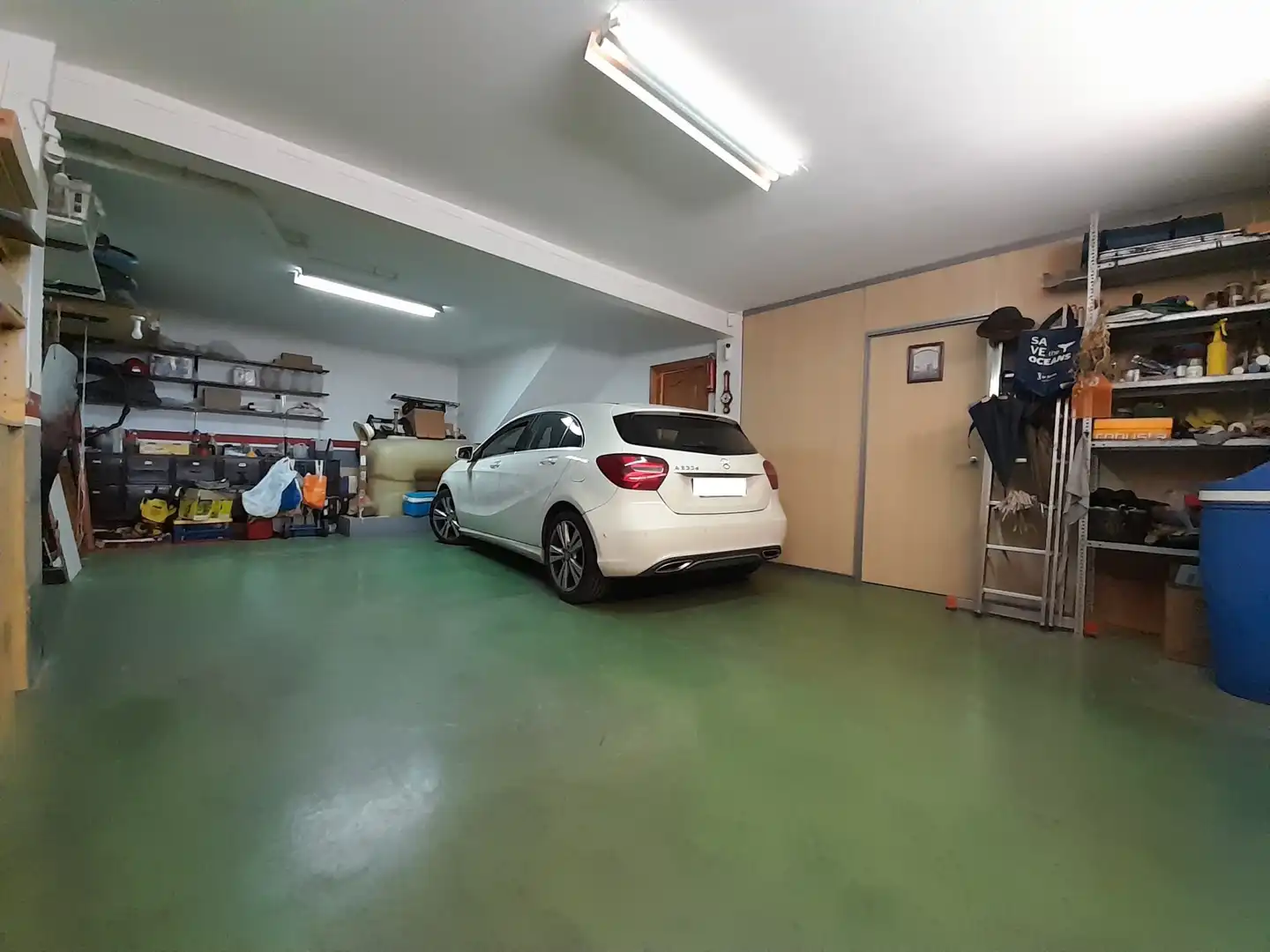 Parking de Casa adosada en venta en Santa Pau con Aire acondicionado, Calefacción y Terraza