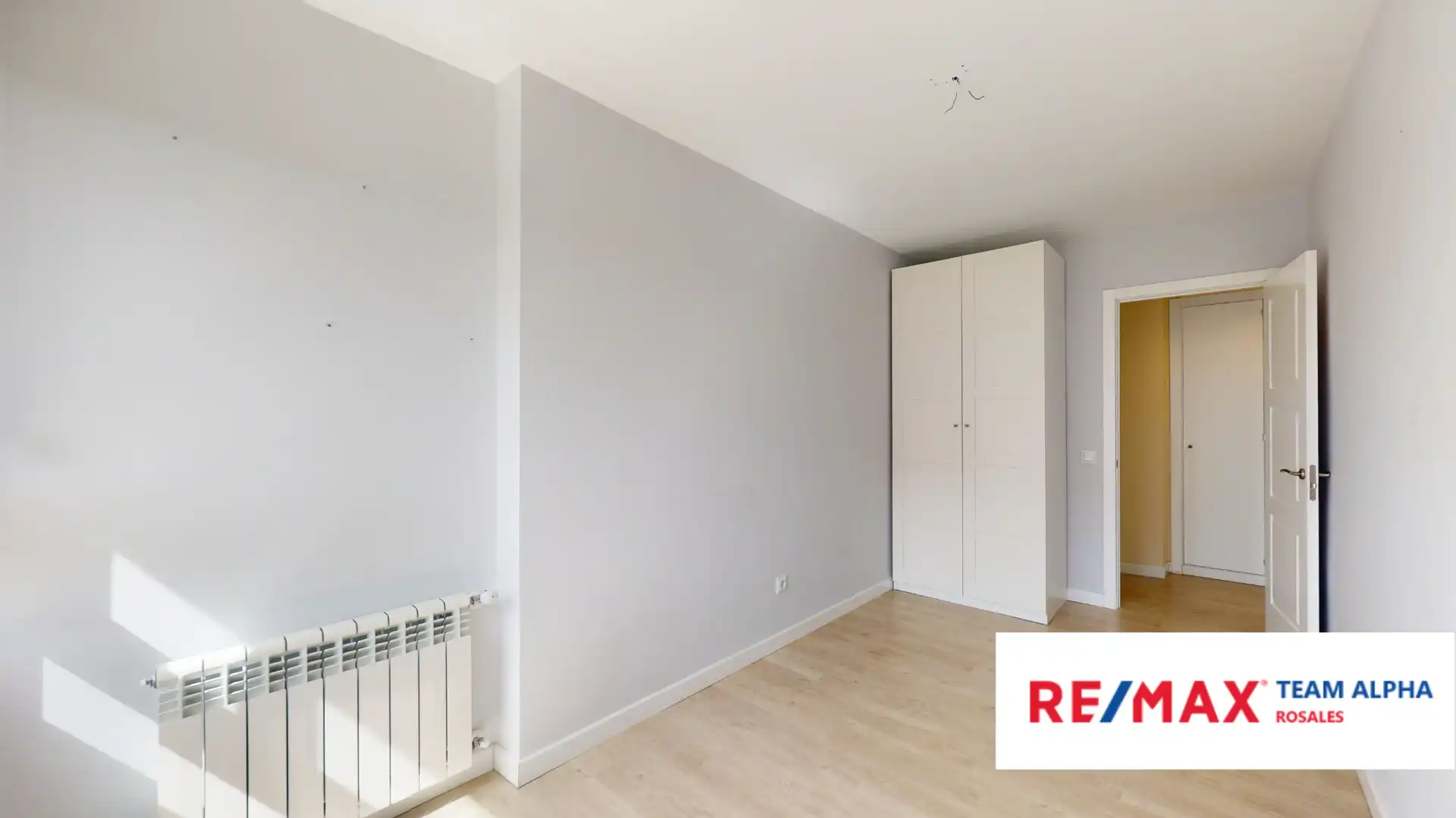 Dormitori de Casa o xalet en venda en Madrid amb Calefacció, Jardí privat i Parquet