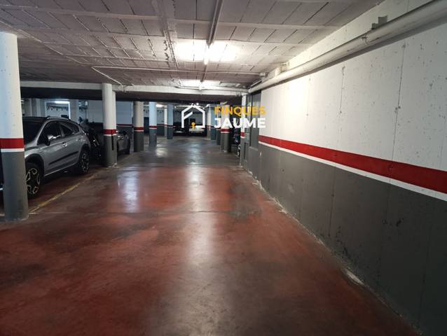 Garaje en Venta en de la Merce en Joc de la Bola - Camps d'Esports