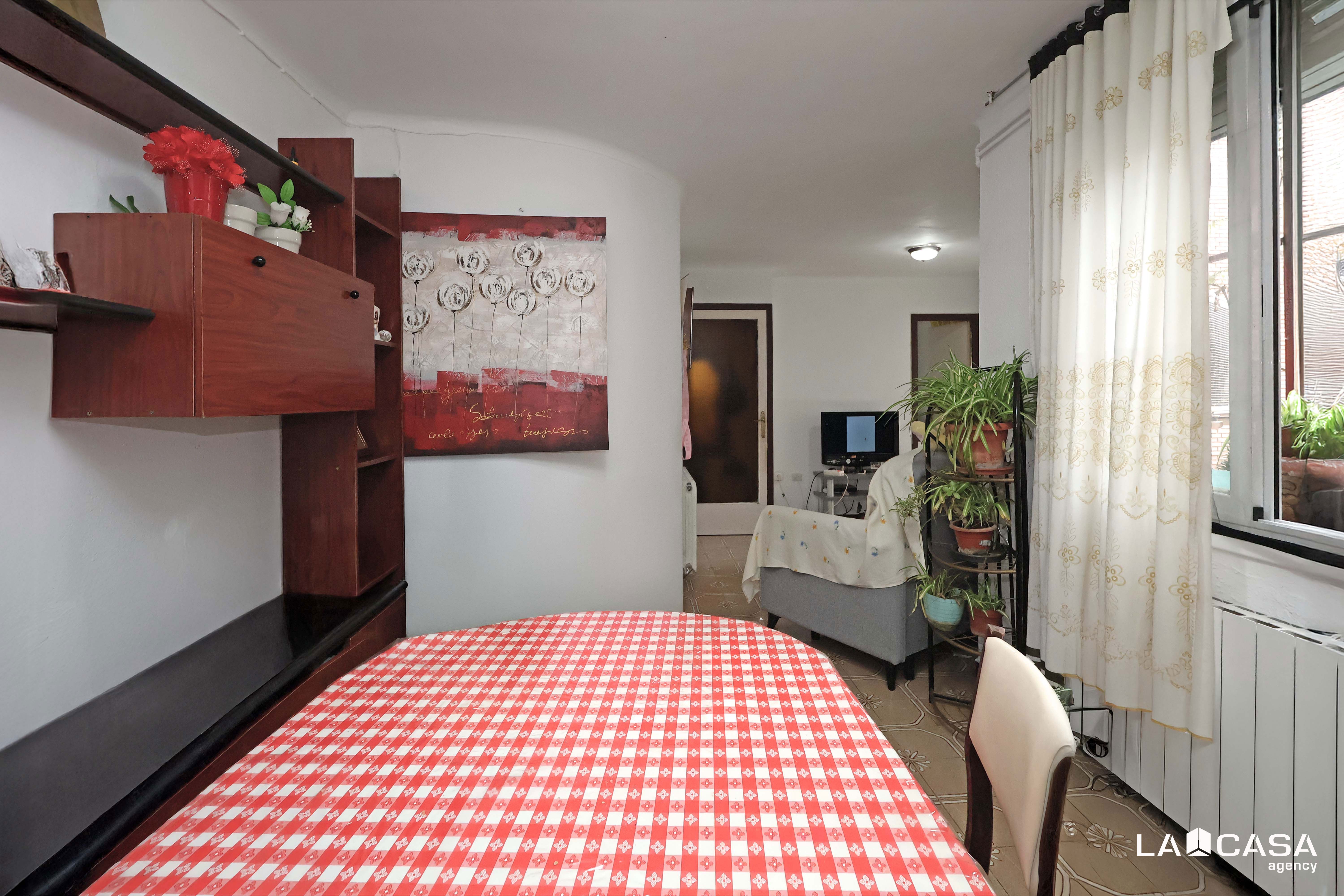 Menjador de Pis en venda en Sant Boi de Llobregat amb Terrassa